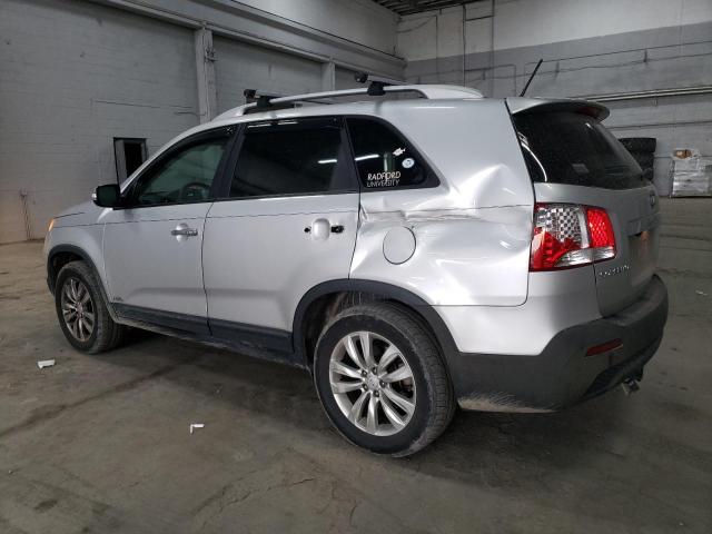 5XYKUDA20BG058515 - 2011 KIA SORENTO EX SILVER photo 2