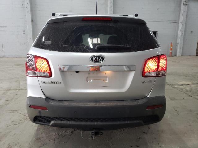 5XYKUDA20BG058515 - 2011 KIA SORENTO EX SILVER photo 6