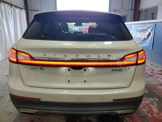 2LMTJ8LR7GBL39589 - 2016 LINCOLN MKX RESERVE WHITE photo 6