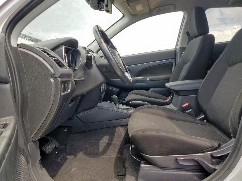 JA4APVAU9MU012039 - 2021 MITSUBISHI OUTLANDER SE 银色 照片 7