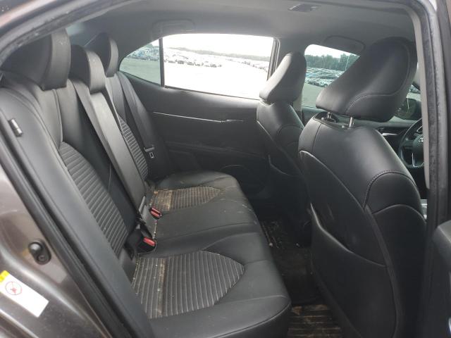 4T1B11HK1JU580804 - 2018 TOYOTA CAMRY L GRAY photo 10