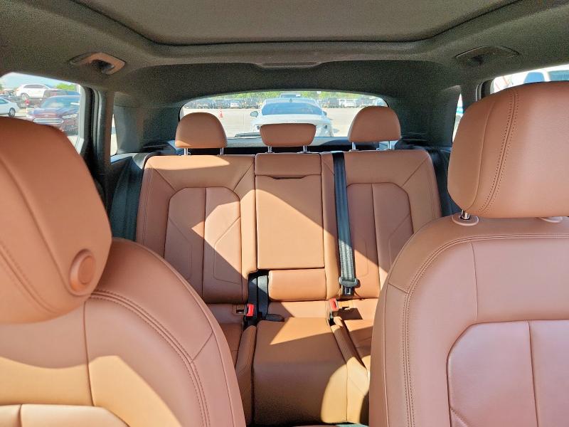 WA1AECF35L1122046 - 2020 AUDI Q3 PREMIUM BLACK photo 10