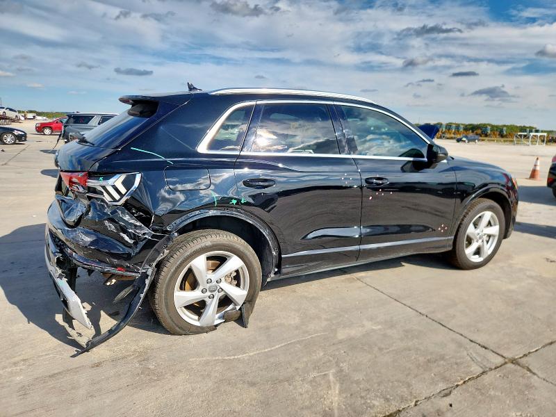 WA1AECF35L1122046 - 2020 AUDI Q3 PREMIUM BLACK photo 3