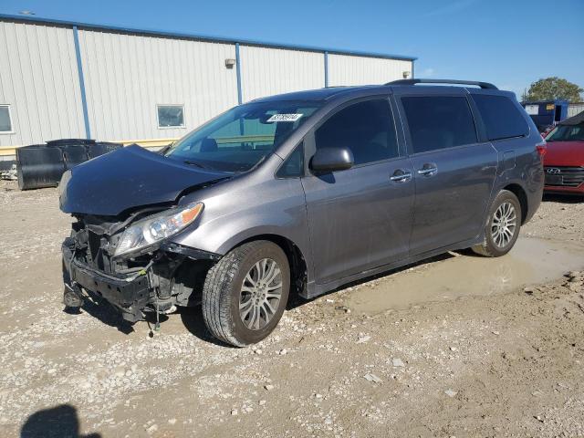 5TDYZ3DC2JS906129 - 2018 TOYOTA SIENNA XLE Gris foto 1