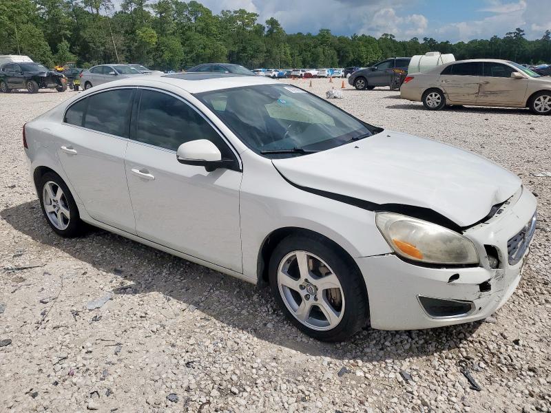 YV1612FS9D1223322 - 2013 VOLVO S60 T5 თეთრი ფოტო 4