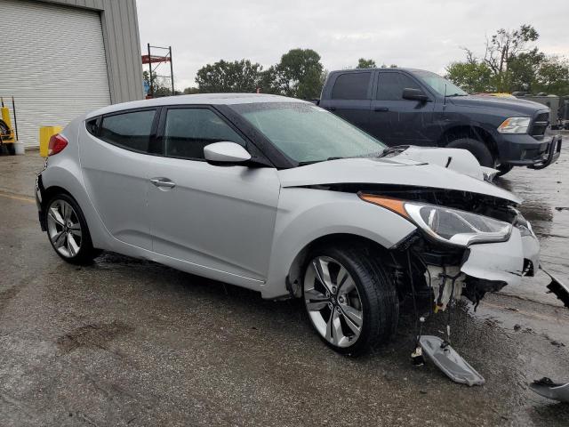 KMHTC6AD4DU167206 - 2013 HYUNDAI VELOSTER 银色 照片 4
