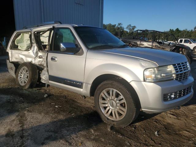 5LMJJ2H5XDEL07335 - 2013 LINCOLN NAVIGATOR SILVER photo 4