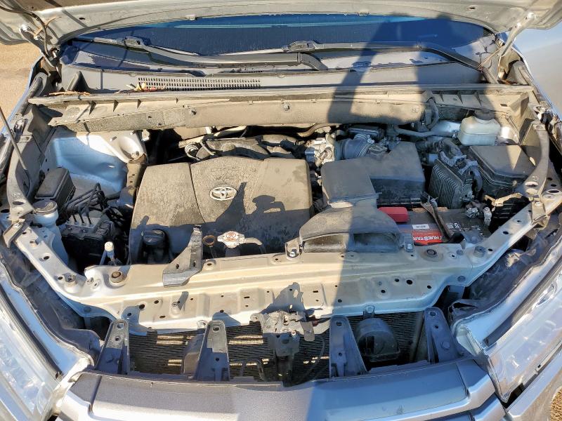 5TDKZRFH2JS548984 - 2018 TOYOTA HIGHLANDER SE 灰色 照片 12