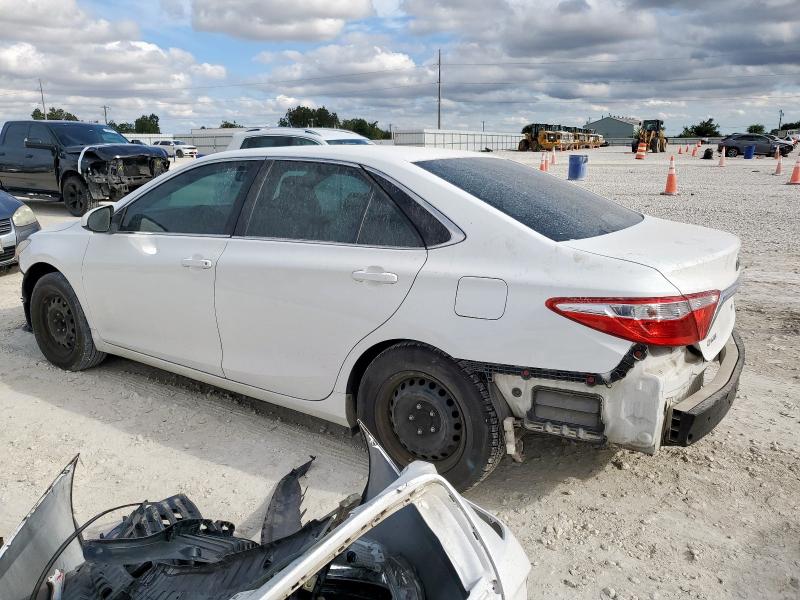 4T4BF1FK5GR555052 - 2016 TOYOTA CAMRY LE WHITE photo 2