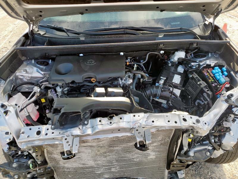 2T3H1RFVXSC325133 - 2025 TOYOTA RAV4 LE 银色 照片 12