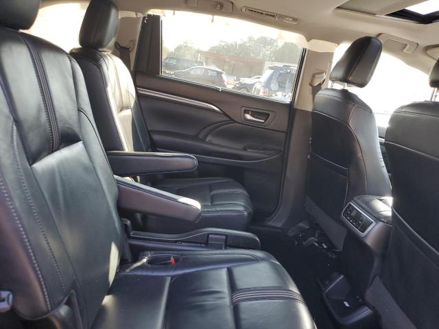 5TDJZRFHXHS374068 - 2017 TOYOTA HIGHLANDER SE BLACK photo 11