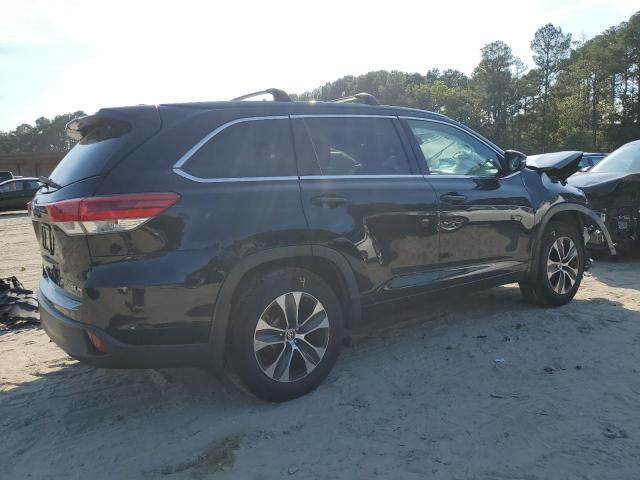 5TDJZRFHXHS374068 - 2017 TOYOTA HIGHLANDER SE BLACK photo 3