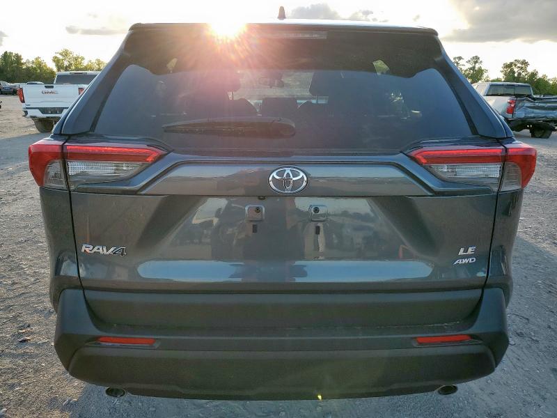 2T3F1RFV5SW527979 - 2025 TOYOTA RAV4 LE ნაცრისფერი ფოტო 6