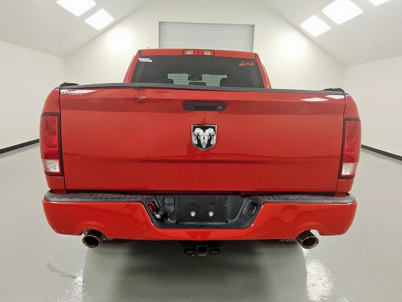 1C6RR6KG4JS295207 - 2018 RAM 1500 ST Rouge photo 4