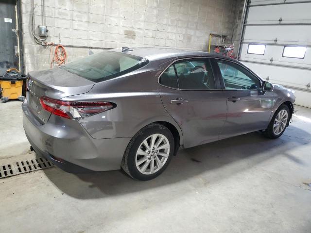 4T1R11AK5NU070454 - 2022 TOYOTA CAMRY LE GRAY photo 3