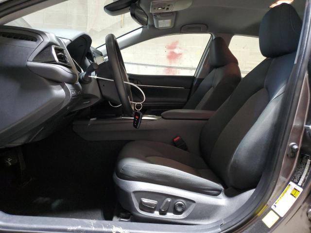 4T1R11AK5NU070454 - 2022 TOYOTA CAMRY LE GRAY photo 7