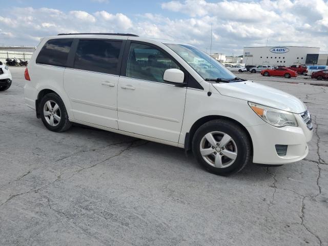 2V4RW3DG9BR668392 - 2011 VOLKSWAGEN ROUTAN SE Սպիտակ լուսանկար 4