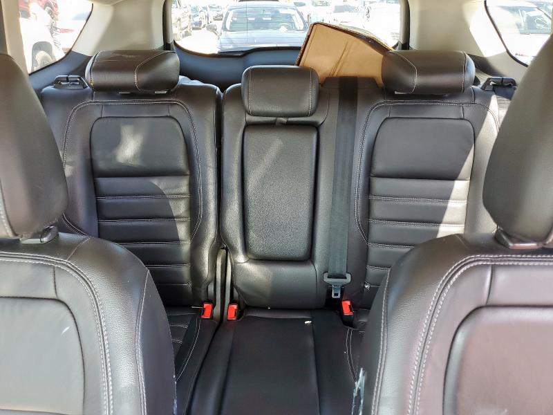 1FMCU9J91HUD60252 - 2017 FORD ESCAPE TITANIUM WHITE photo 10