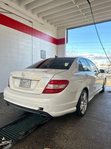 WDDGF8BB2BR147435 - 2011 MERCEDES-BENZ C 300 4MATIC WHITE photo 4