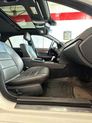 WDDGF8BB2BR147435 - 2011 MERCEDES-BENZ C 300 4MATIC WHITE photo 5