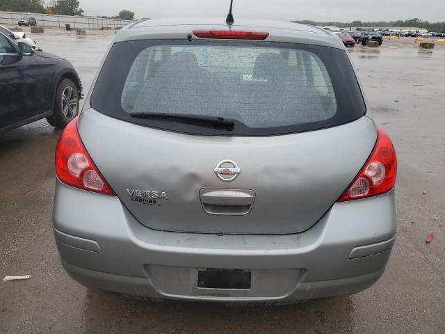 3N1BC1CP3BL391121 - 2011 NISSAN VERSA S ვერცხლისფერი ფოტო 6