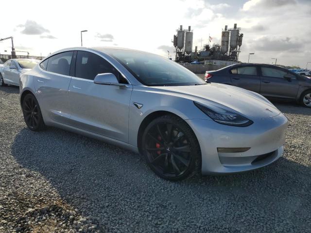 5YJ3E1EB5KF231026 - 2019 TESLA MODEL 3 Күміс фото 4
