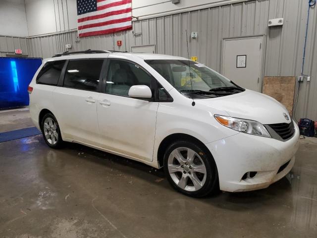 5TDJK3DC4BS006341 - 2011 TOYOTA SIENNA LE WHITE photo 4