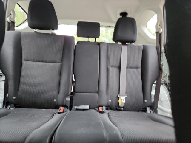 JTMBFREV2JJ727183 - 2018 TOYOTA RAV4 LE თეთრი ფოტო 10