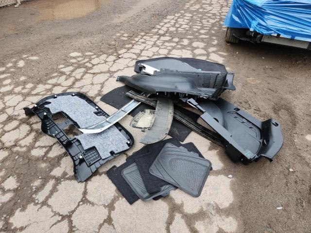 JTMBFREV2JJ727183 - 2018 TOYOTA RAV4 LE თეთრი ფოტო 13