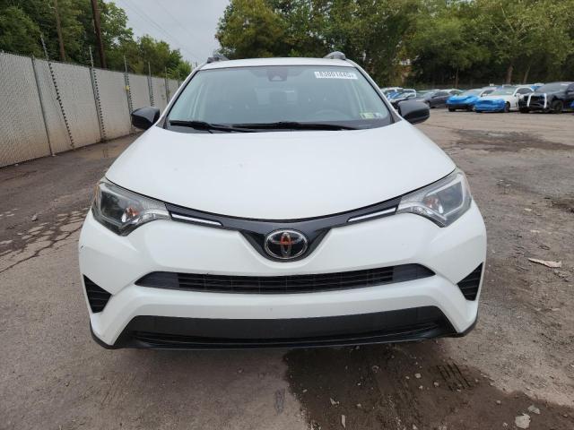 JTMBFREV2JJ727183 - 2018 TOYOTA RAV4 LE თეთრი ფოტო 5