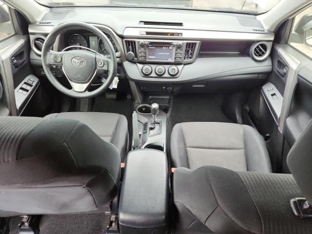 JTMBFREV2JJ727183 - 2018 TOYOTA RAV4 LE თეთრი ფოტო 8