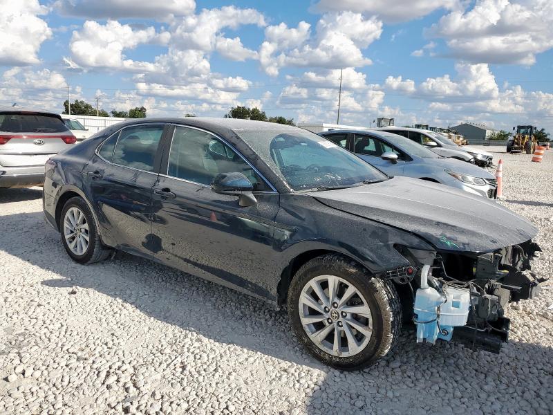 4T1C11AK3MU604197 - 2021 TOYOTA CAMRY LE BLUE photo 4