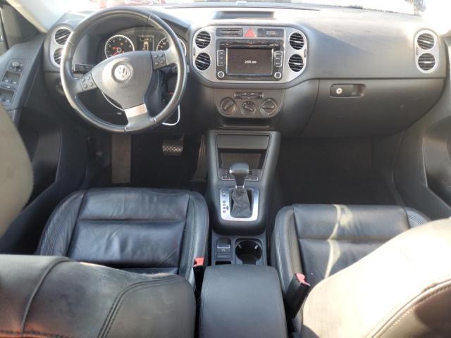 WVGBV7AX7AW510192 - 2010 VOLKSWAGEN TIGUAN SE BLACK photo 8