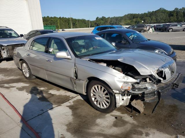 1LNHM82W13Y611776 - 2003 LINCOLN TOWN CAR SIGNATURE Күміс фото 4