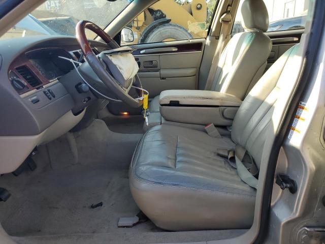 1LNHM82W13Y611776 - 2003 LINCOLN TOWN CAR SIGNATURE Күміс фото 7