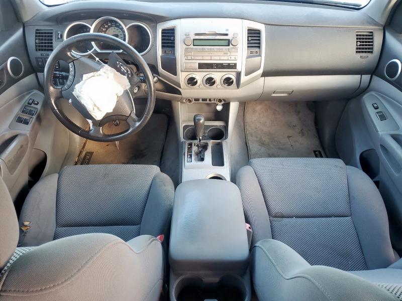 5TFJU4GN5BX003908 - 2011 TOYOTA TACOMA DOUBLE CAB PRERUNNER SILVER photo 8