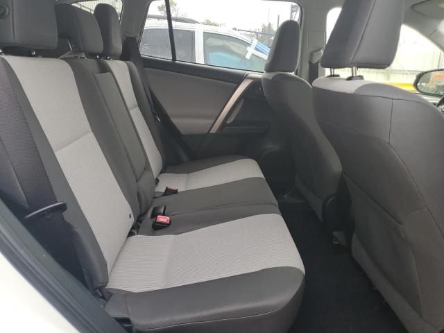 JTMBFREV3FJ035912 - 2015 TOYOTA RAV4 LE WHITE photo 11