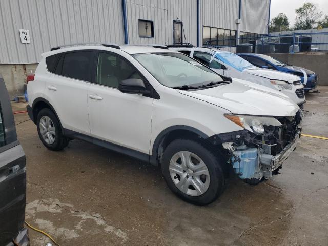 JTMBFREV3FJ035912 - 2015 TOYOTA RAV4 LE WHITE photo 4