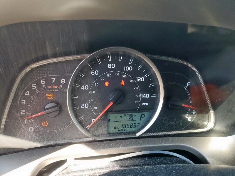 JTMWFREV8D5011161 - 2013 TOYOTA RAV4 XLE 银色 照片 9