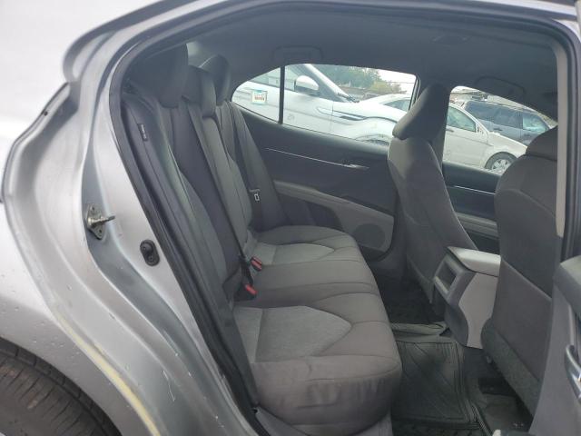 4T1B11HK0KU812133 - 2019 TOYOTA CAMRY L SILVER photo 10