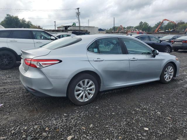 4T1B11HK0KU812133 - 2019 TOYOTA CAMRY L SILVER photo 3