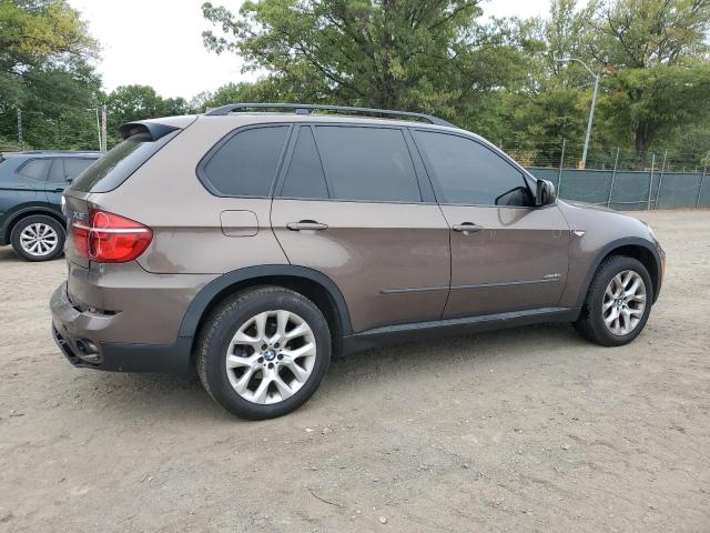 5UXZV4C54BL409240 - 2011 BMW X5 XDRIVE35I BROWN photo 3