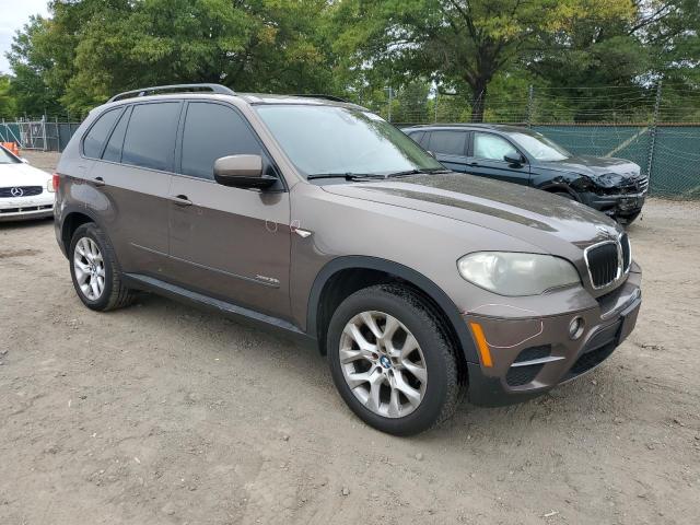 5UXZV4C54BL409240 - 2011 BMW X5 XDRIVE35I BROWN photo 4