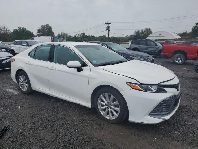 4T1B11HK7KU815577 - 2019 TOYOTA CAMRY L თეთრი ფოტო 4