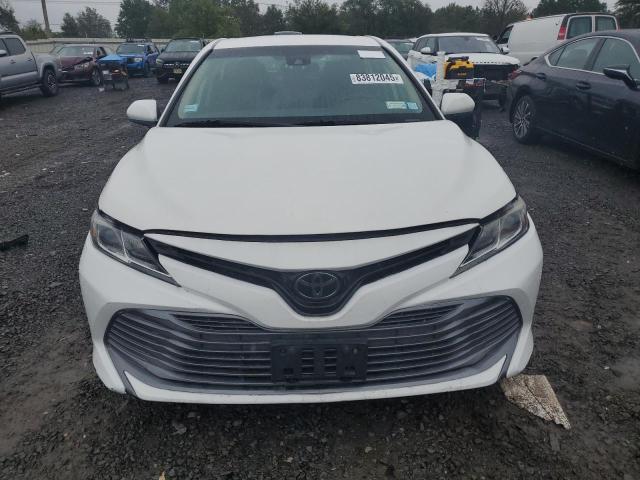 4T1B11HK7KU815577 - 2019 TOYOTA CAMRY L თეთრი ფოტო 5