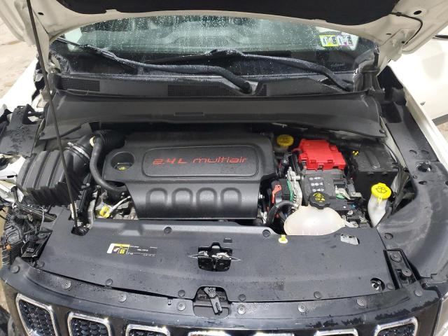 3C4NJDCB8KT598643 - 2019 JEEP COMPASS LIMITED Blanco foto 12