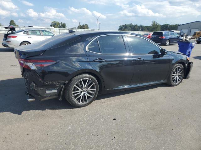 4T1F11AK3MU601314 - 2021 TOYOTA CAMRY XLE 黑色 照片 3