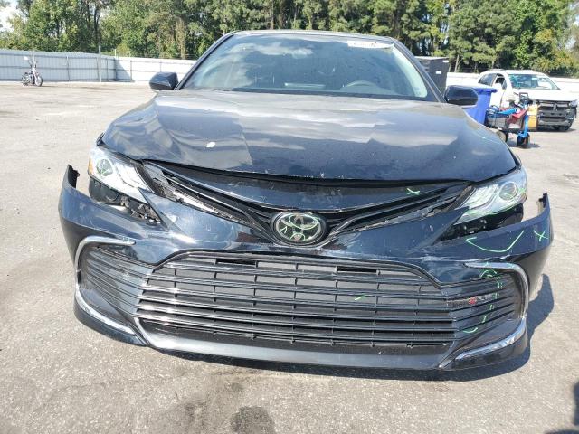 4T1F11AK3MU601314 - 2021 TOYOTA CAMRY XLE 黑色 照片 5