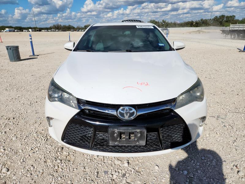 4T1BF1FK1FU064180 - 2015 TOYOTA CAMRY LE WHITE photo 5