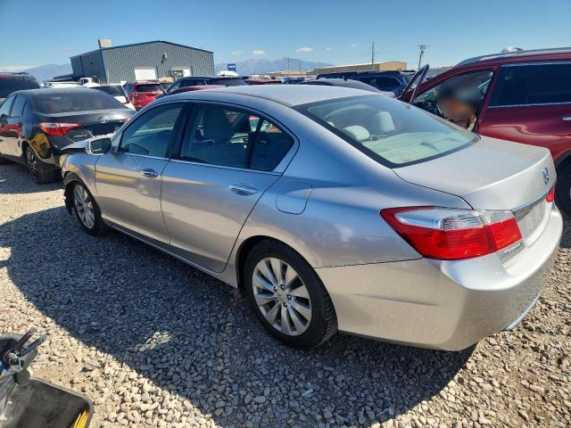 1HGCR2F79DA135918 - 2013 HONDA ACCORD EX 银色 照片 2